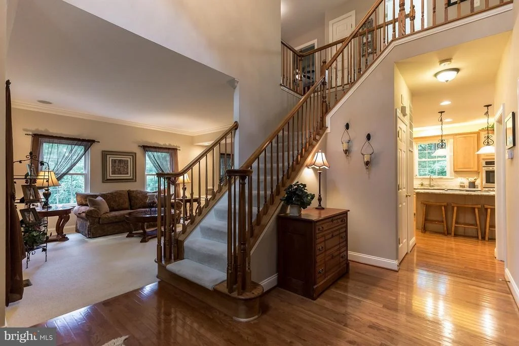 Photo of 325 SPLIT OAK LANE