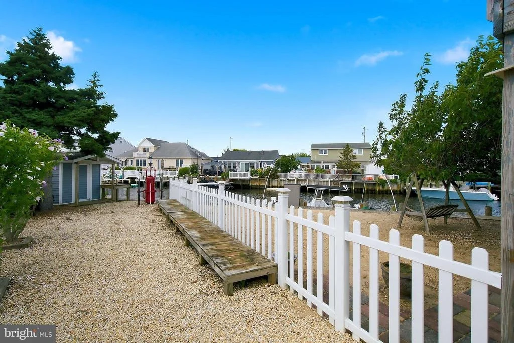 Photo of 72 ROSALYN DRIVE