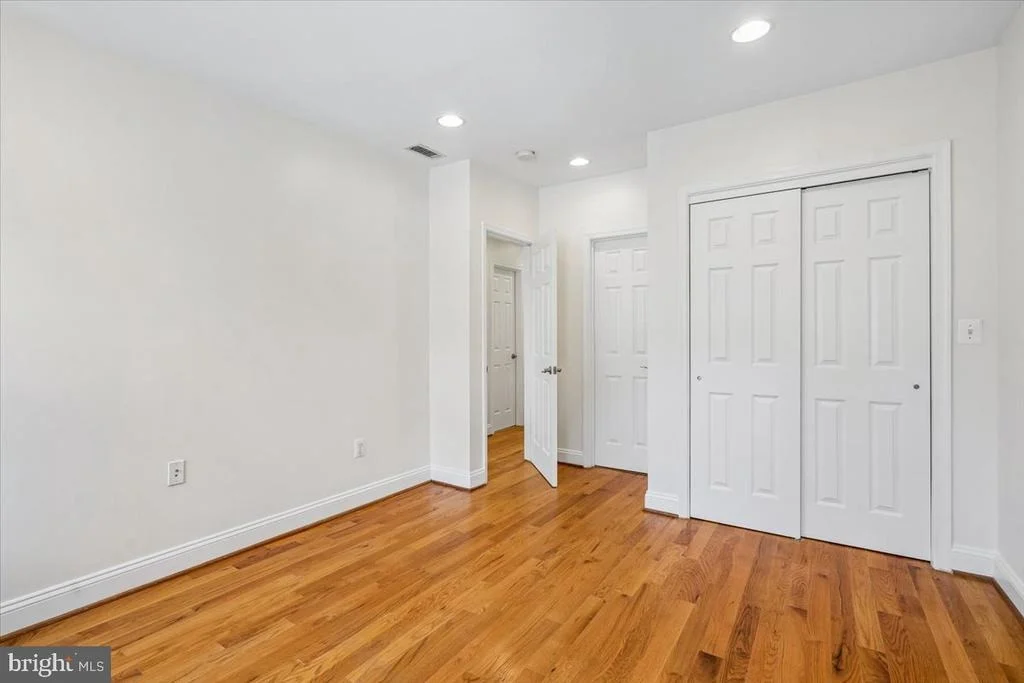Photo of 1339 C STREET NE