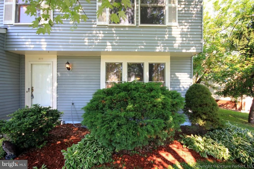 Photo of 577 BINFORD COURT