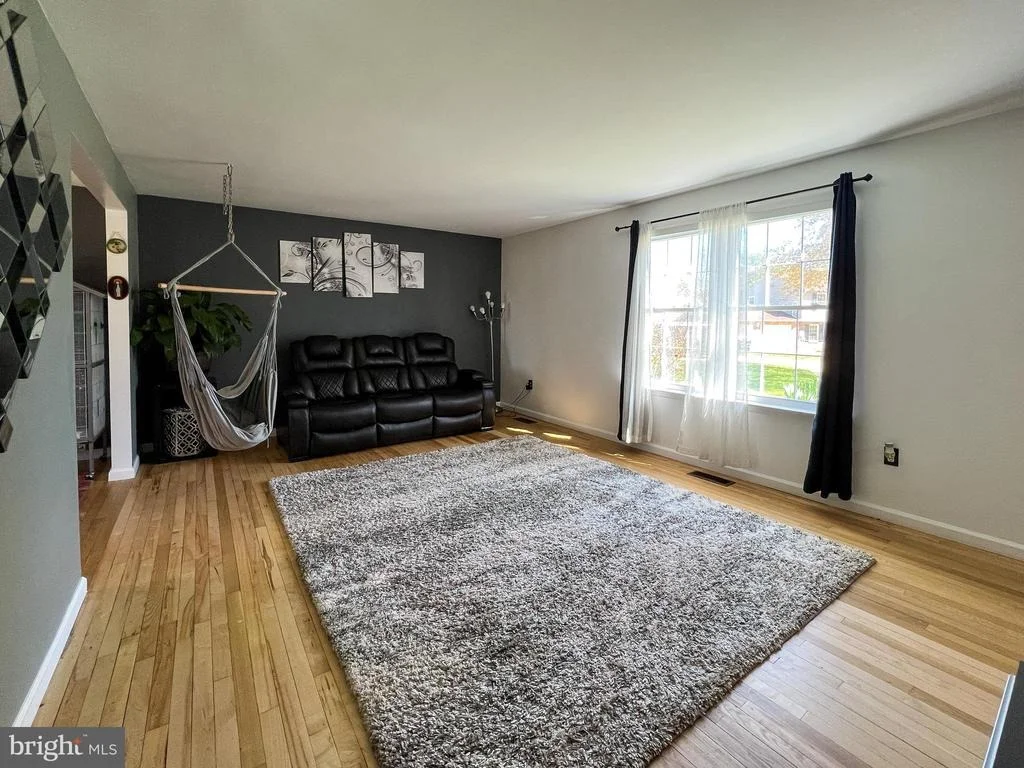 Photo of 9601 ROOSTER LANE