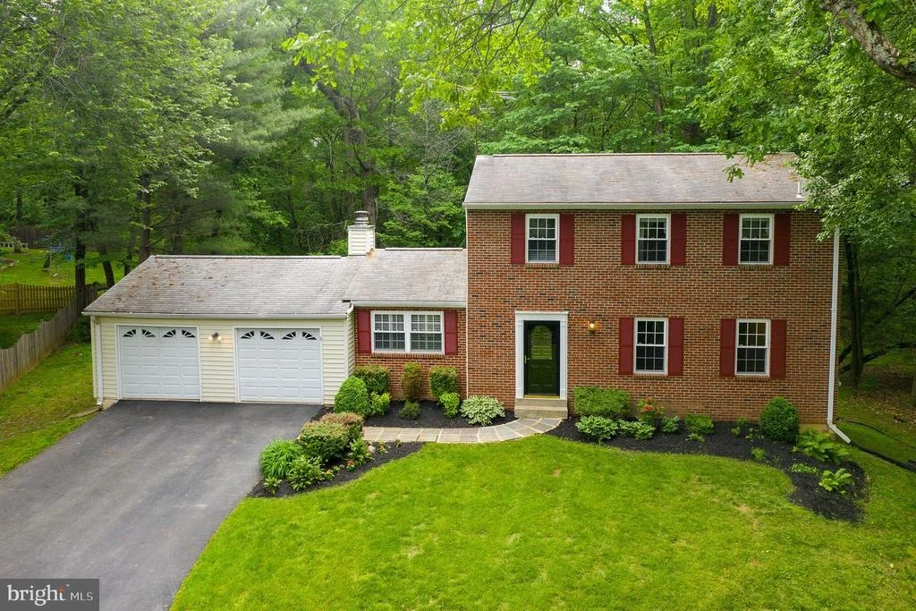 Photo of 8924 ROUNDLEAF WAY