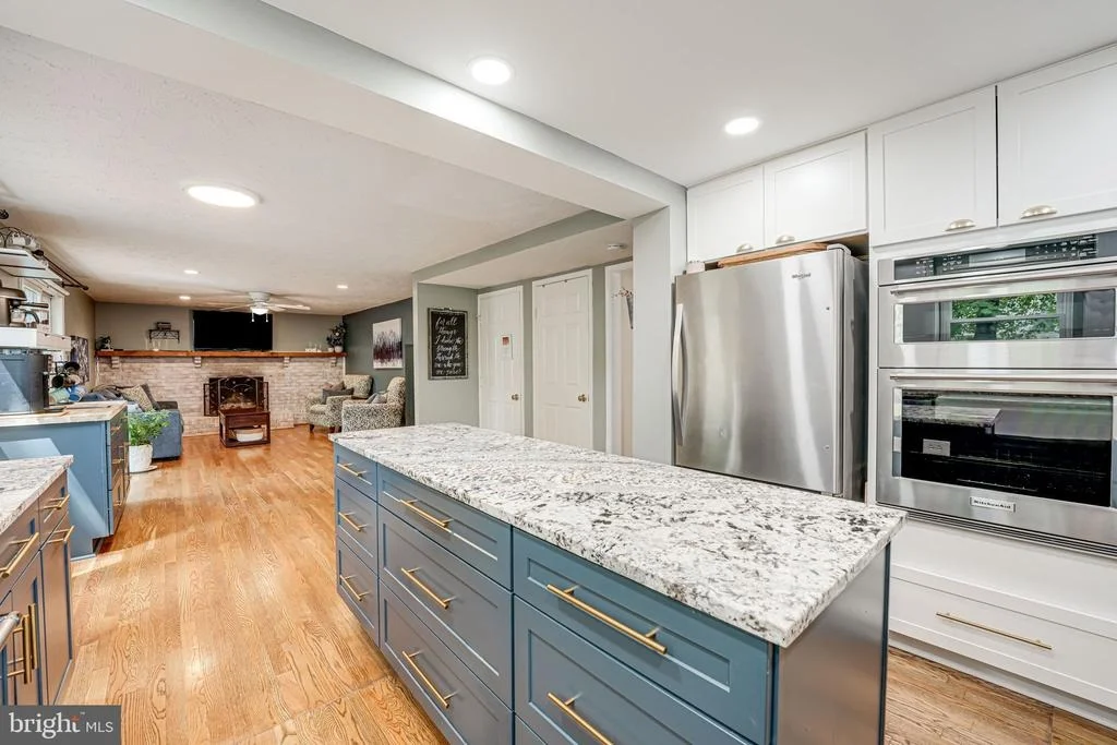 Photo of 15198 HOLLEYSIDE DRIVE