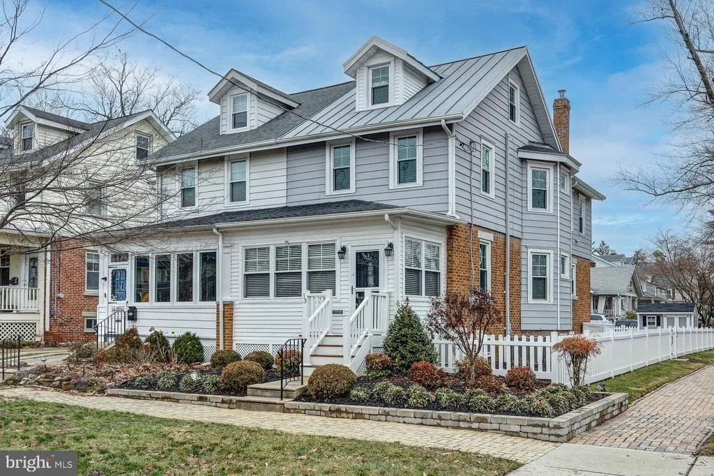 Photo of 13 W EUCLID AVENUE