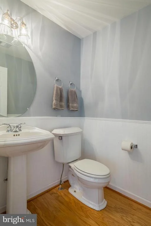 Photo of Unit 2128 at 1908 CRESCENT PARK DRIVE