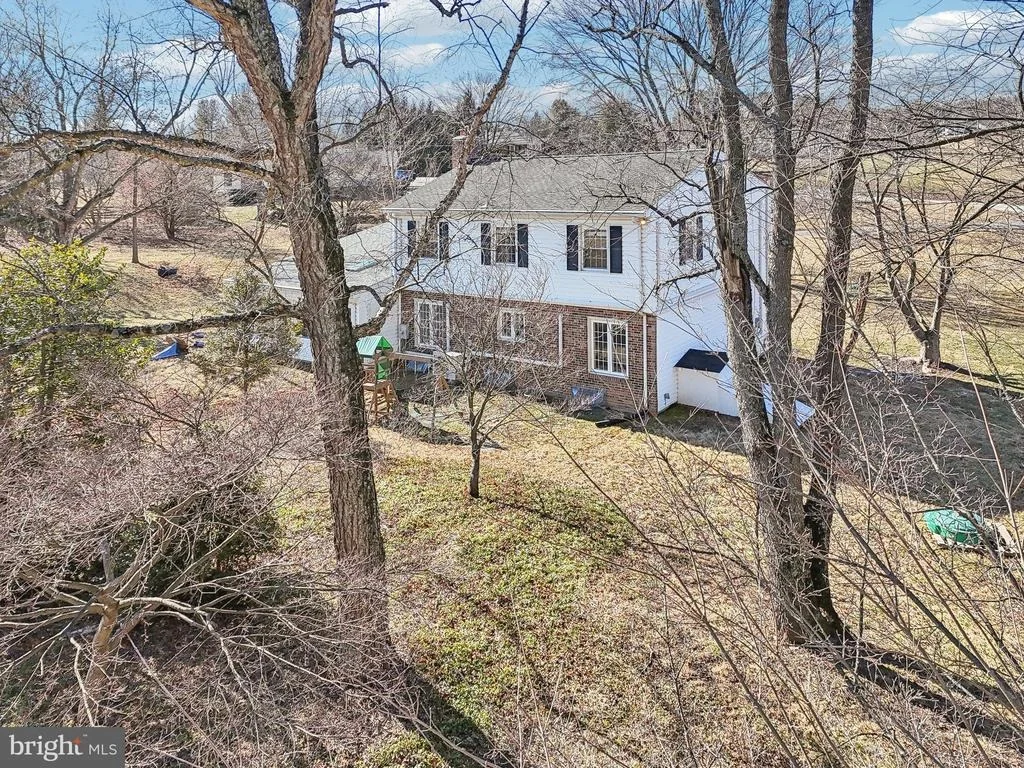 Photo of 2139 DAISY ROAD