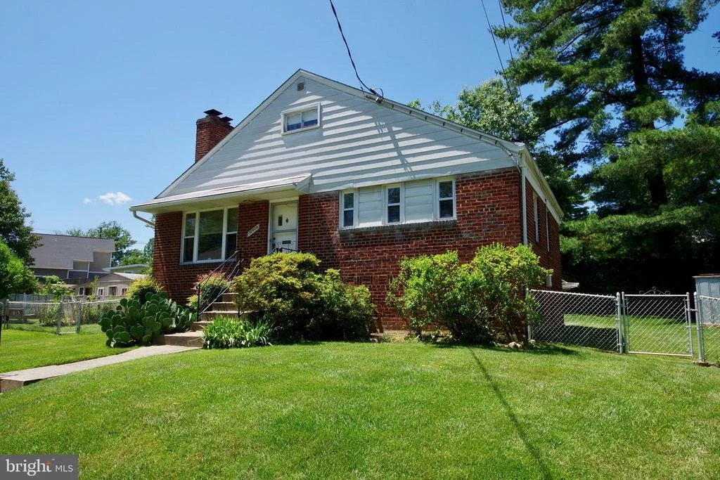 Photo of 10409 ROYALTON TERRACE