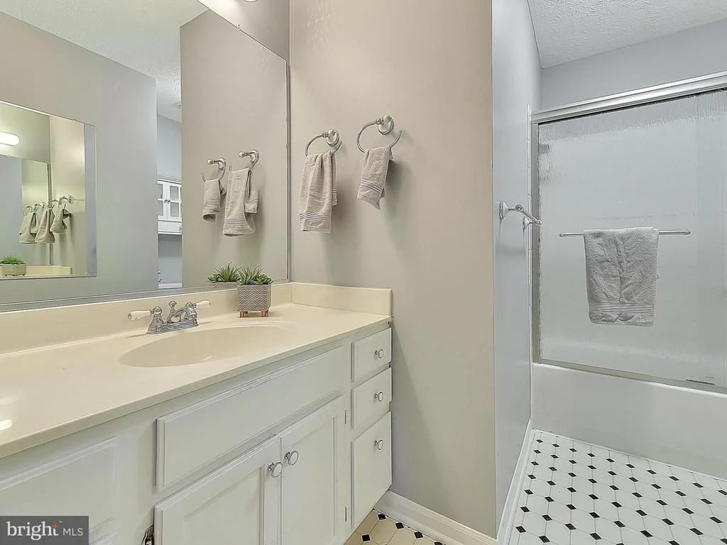 Photo of 620 ANGELWING LANE
