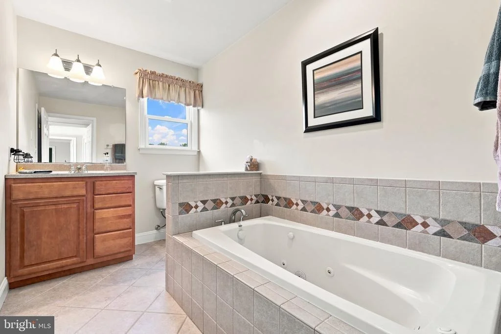 Photo of 646 ALBERTSON ROAD