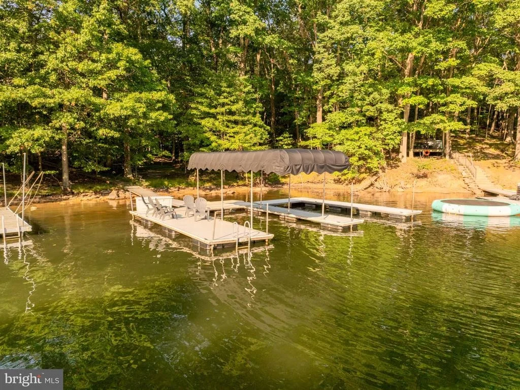 Photo of 2747 MARSH HILL ROAD