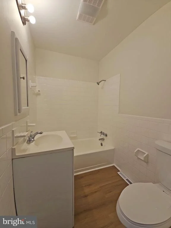 Photo of 82 HARVARD ROAD