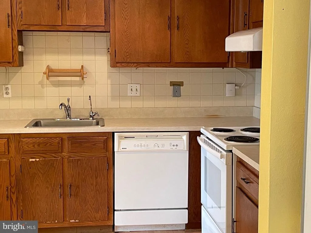 Photo of Unit 142A at 3510 FOREST EDGE DRIVE