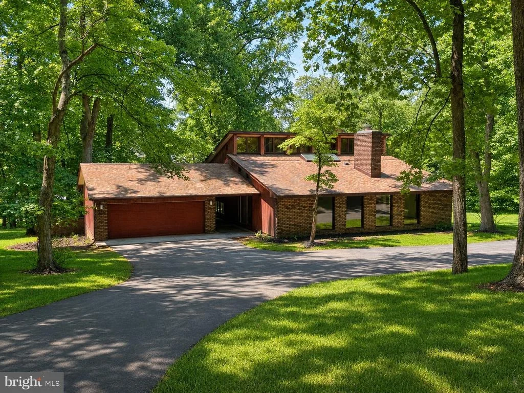 Photo of 6422 QUINN ROAD