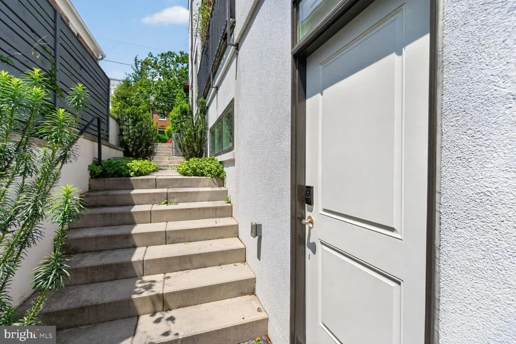 Photo of 4512 SALEM LANE NW
