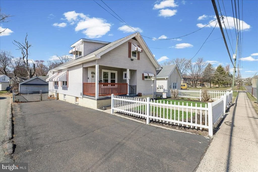 Photo of 21 BUTTONWOOD DRIVE