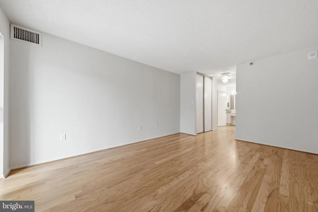 Photo of Unit 2115 at 15107 INTERLACHEN DRIVE