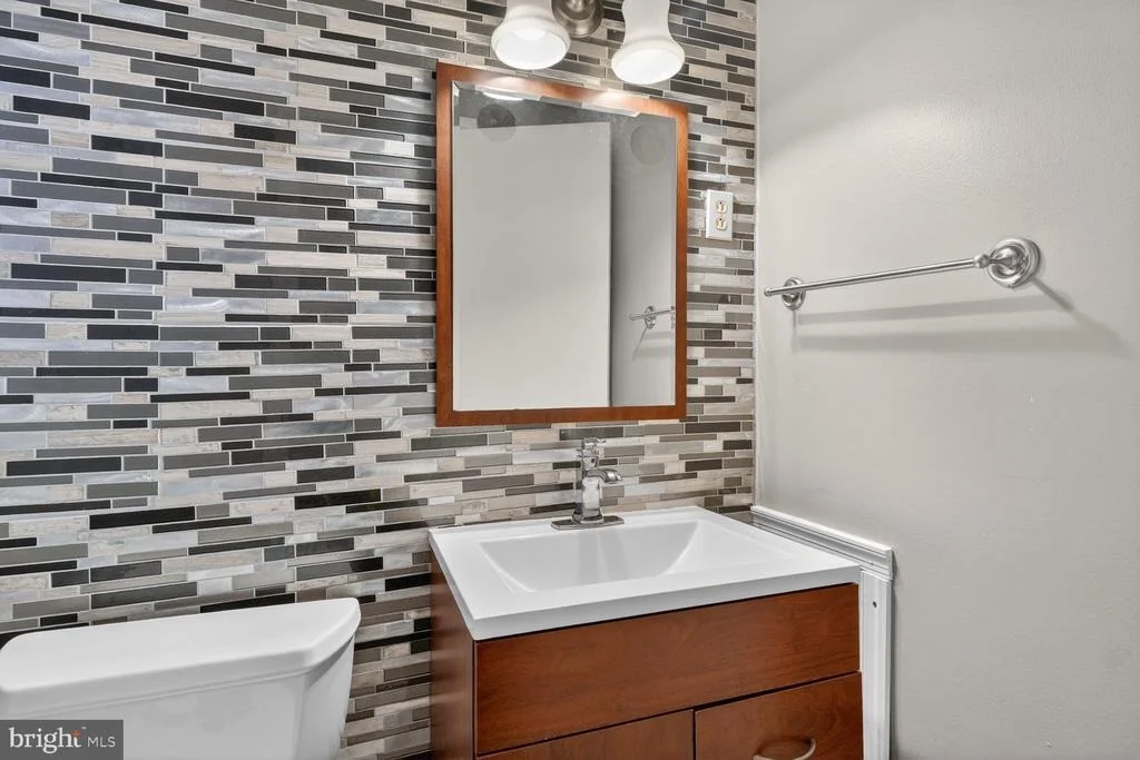 Photo of 3804 HEMLOCK PLACE