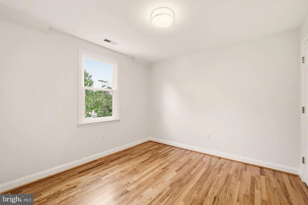 Photo of 11117 MIDVALE ROAD