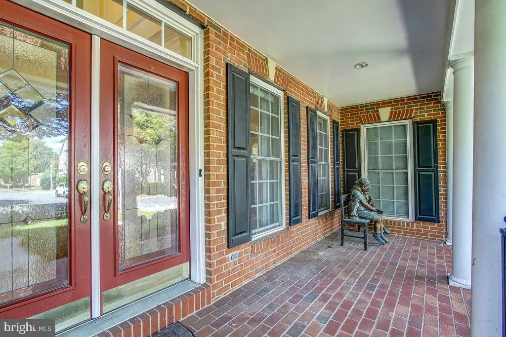 Photo of 6 GLEN EAGLES COURT