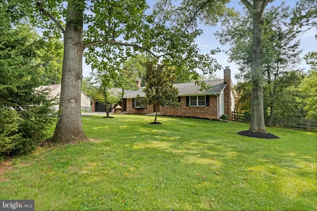 Photo of 11334 WAPLES MILL ROAD