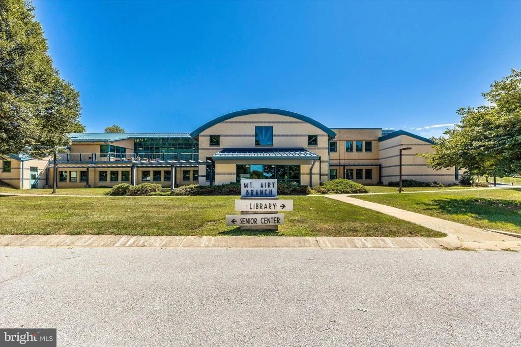 Photo of 1007 PARADE LANE