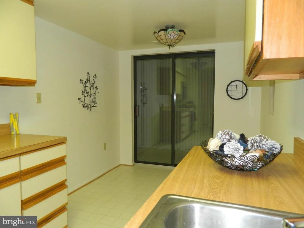 Photo of Unit 4807 at 15100 INTERLACHEN DRIVE