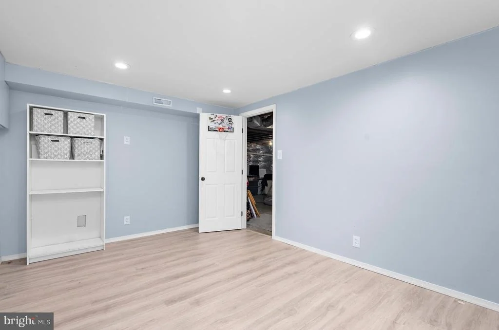 Photo of 419 JEROME AVENUE