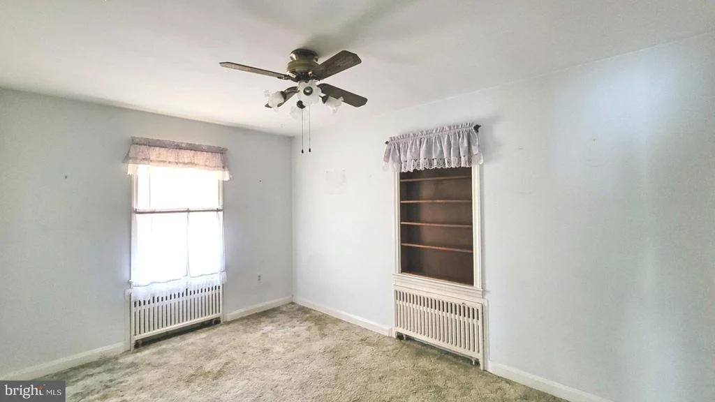Photo of 424 POOLE ROAD
