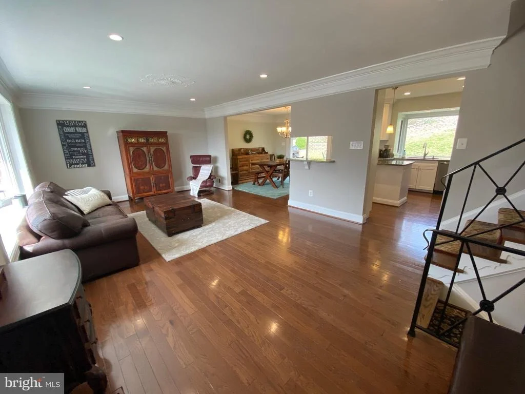 Photo of 919 JUNIPER PLACE
