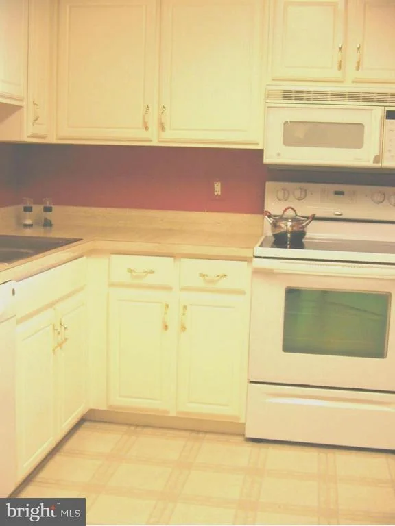 Photo of Unit 307 at 14800 PENNFIELD CIRCLE