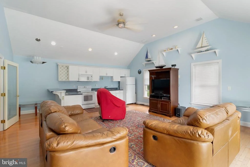 Photo of 5520 LEEWARD LANE
