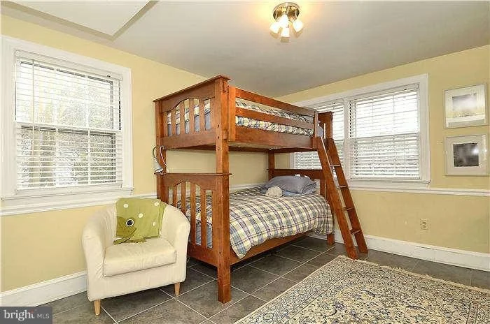 Photo of 1130 CAMERON ROAD