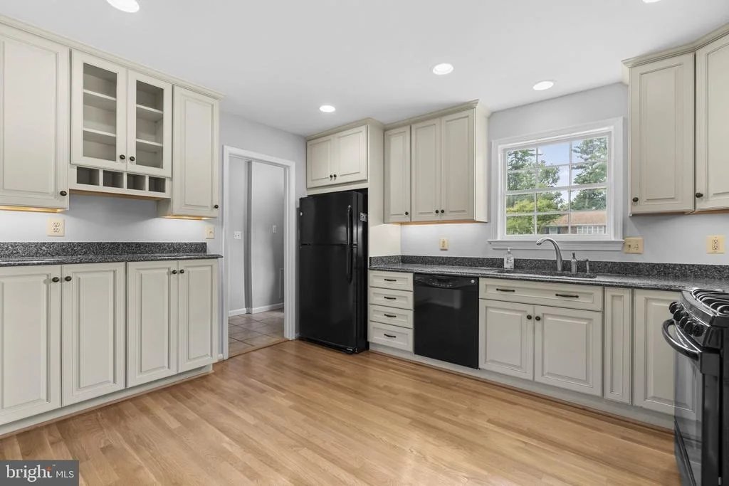 Photo of 17512 PRINCESS ANNE DRIVE