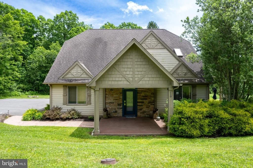 Photo of 110 NORTHLAKE DRIVE
