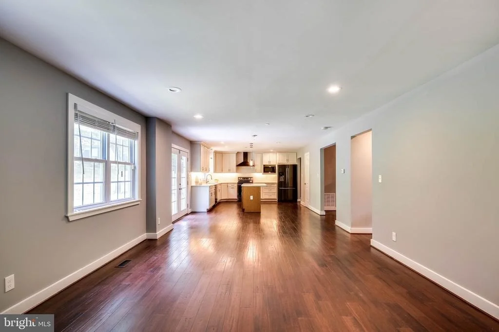 Photo of 3319 MAIL ROAD
