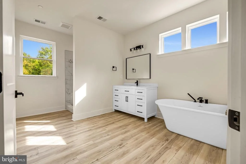 Photo of 1909 MITCHELL DRIVE