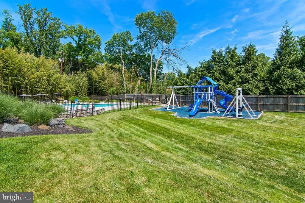 Photo of 6105 IVYMOUNT ROAD