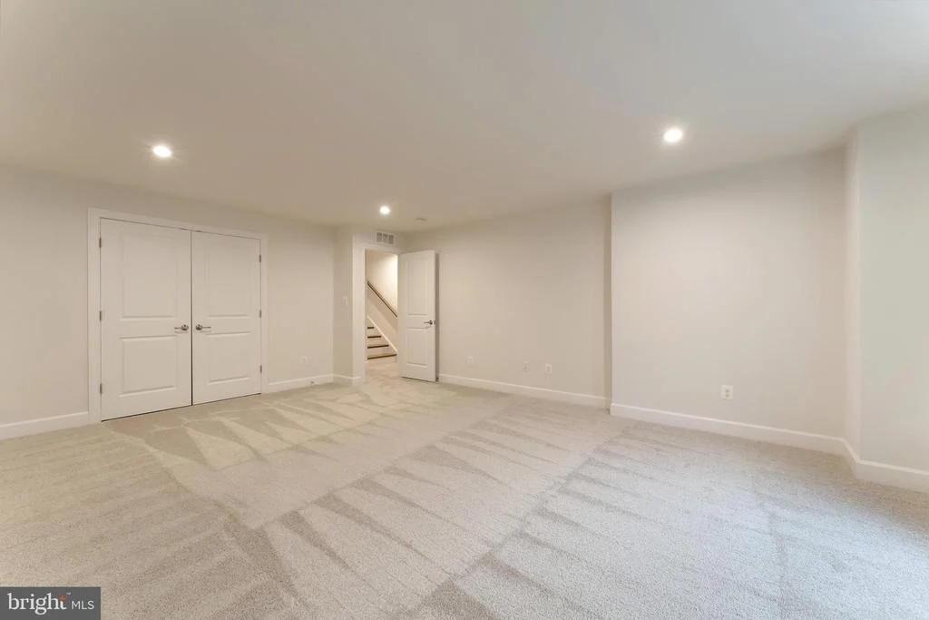 Photo of 43044 GREELEY SQUARE