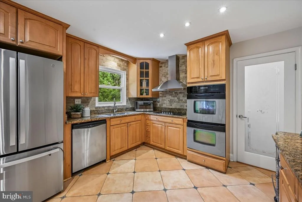 Photo of 8807 BELLS MILL ROAD
