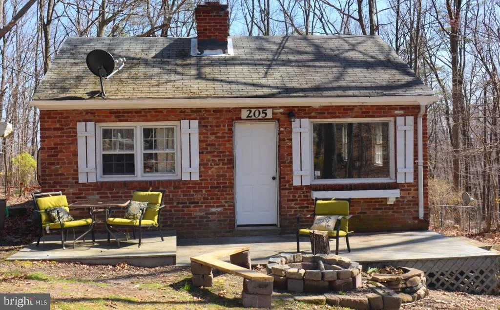 Photo of 205 OPOSSUM TRAIL