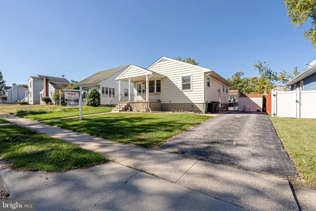 Photo of 3706 MACTAVISH AVENUE