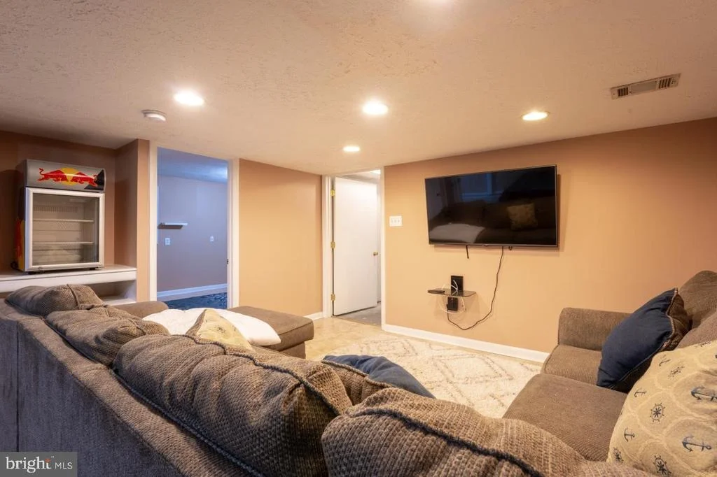 Photo of 2125 OAK ROAD