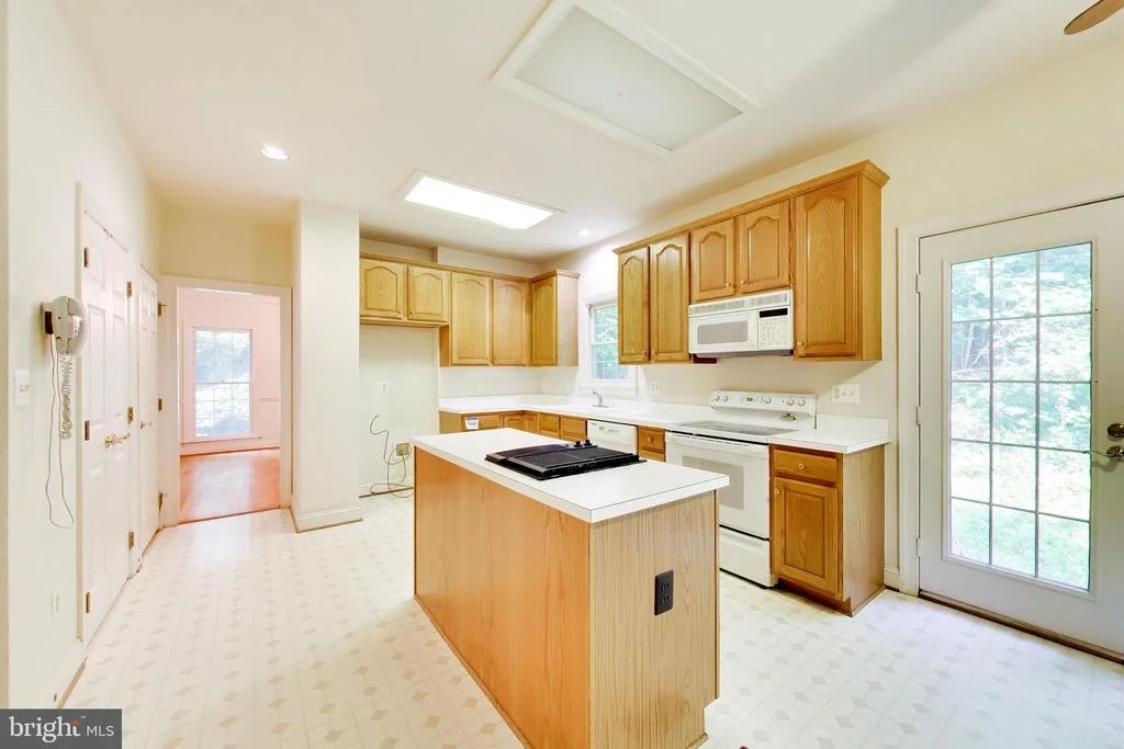 Photo of 6228 GARDEN ROAD
