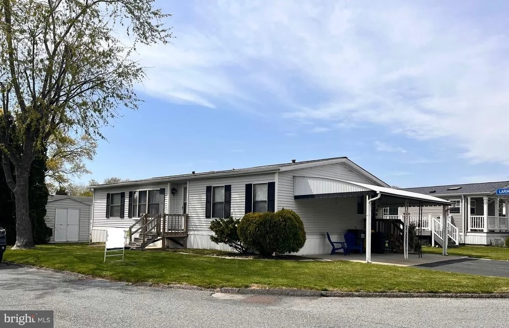Photo of 100 ROUNDUP ROAD