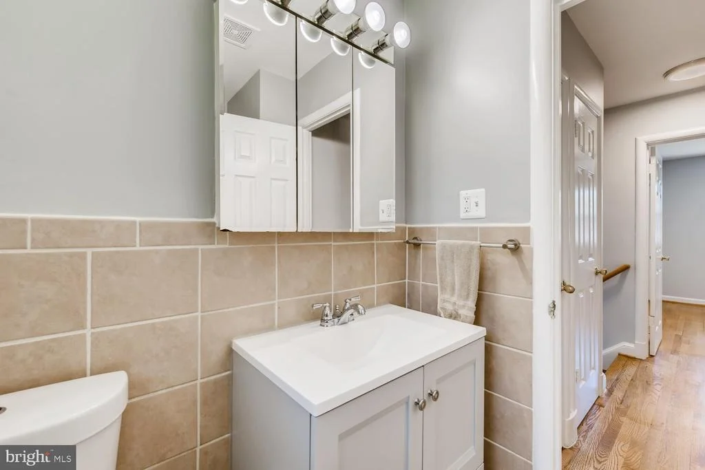 Photo of 706 VENICE DRIVE