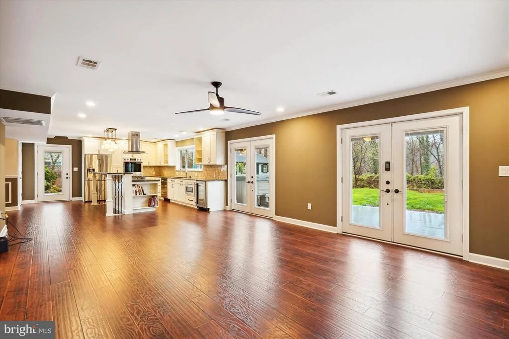 Photo of 5514 INVERCHAPEL ROAD