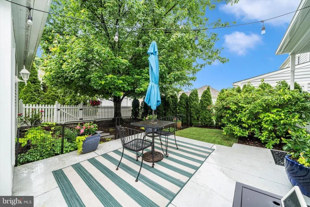 Photo of 2447 MERCHANT STREET