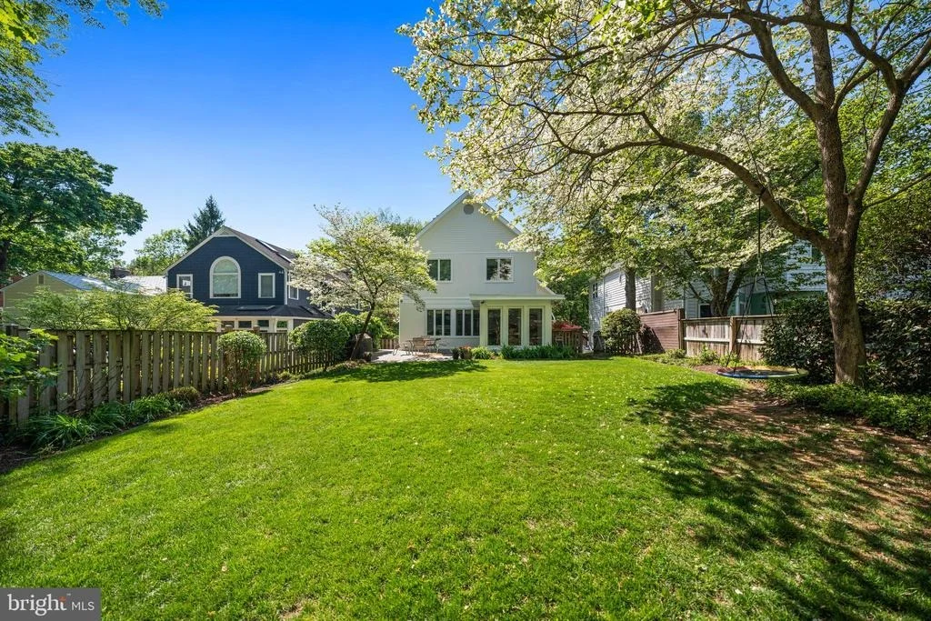 Photo of 7301 SUMMIT AVENUE