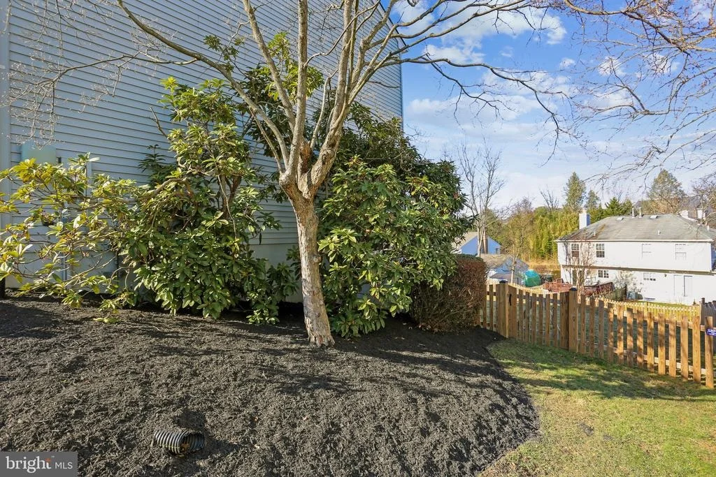 Photo of 915 POINTER RIDGE DRIVE