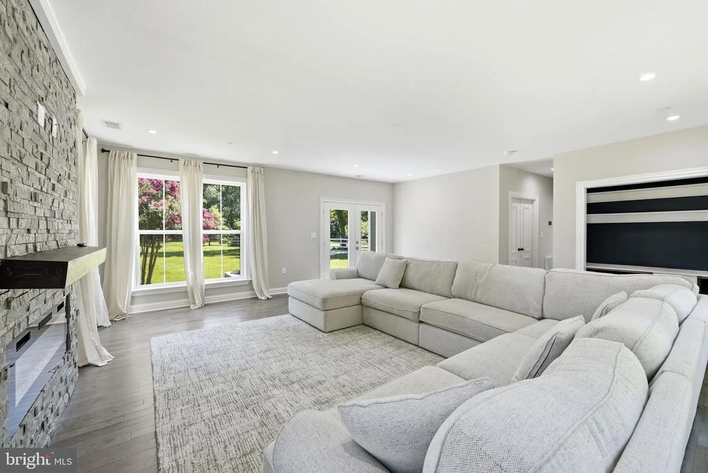 Photo of 1211 LINTON LANE